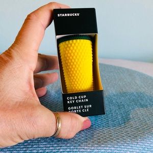 🍍STARBUCKS PINEAPPLE KEY CHAIN
